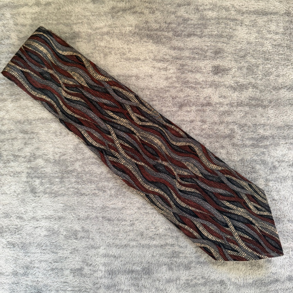 Liz Claiborne Men’s Abstract Design Tie